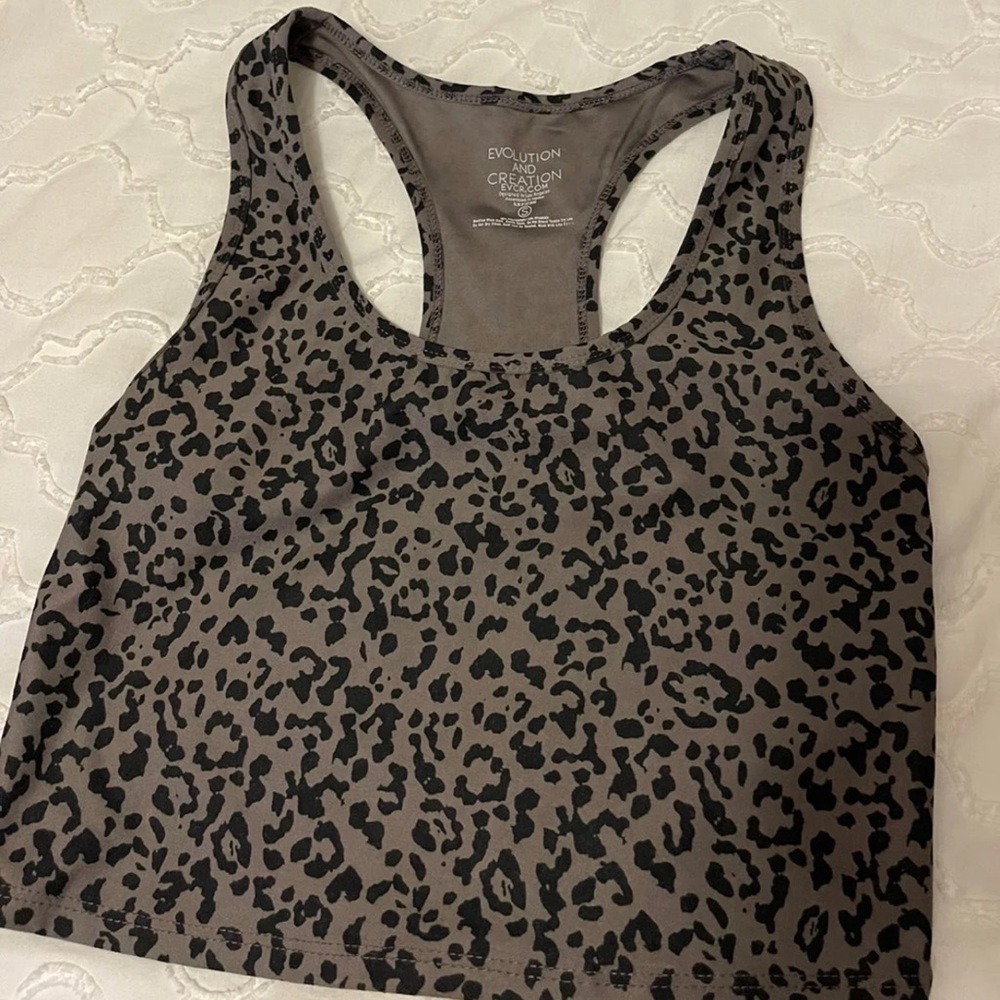 Crop top workout shirt